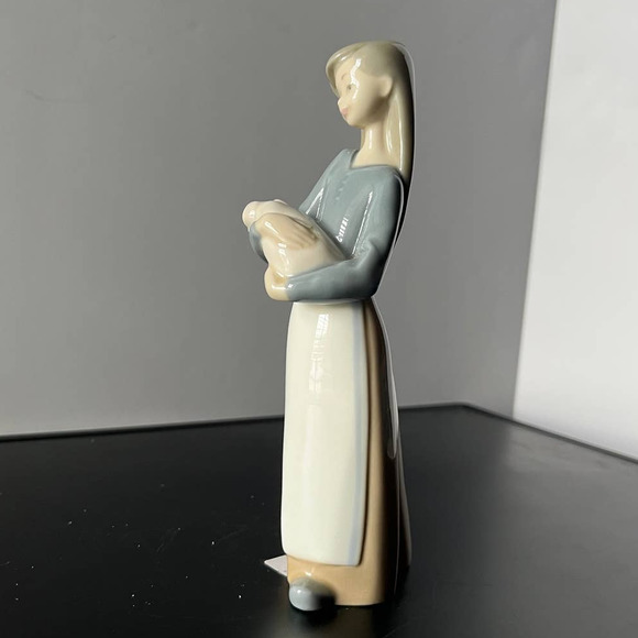 Lladro  Lladro Retired Figurine 1011 Girl with Pig Glossy Porcelain Vintage 1960s